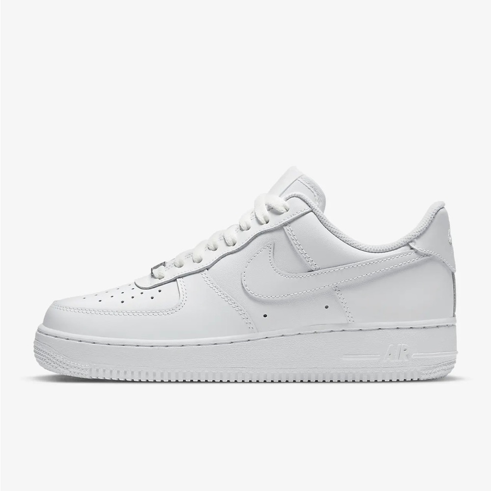 NWT Brand New In Box Nike Women’s Air Force 1 White 8.5